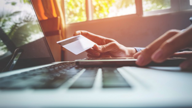 Cijfers: Belgen bankieren meer en meer online